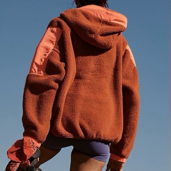 NWOT Free People Movement Lead The Pack Pullover - Picture 2 of 5